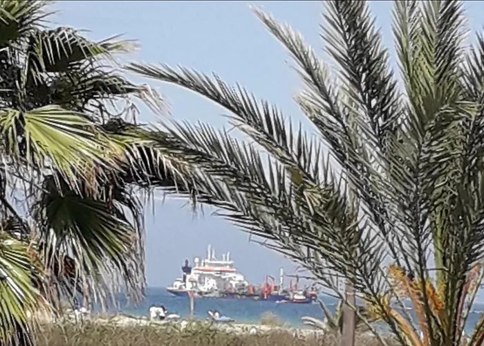 Jana Familias Y Parejas 科尼尔-德拉弗龙特拉